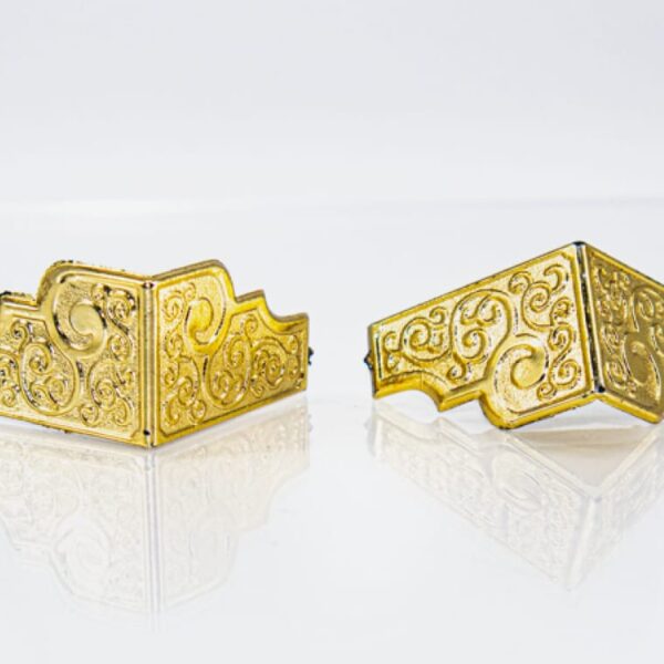 PIED COFFRE COIN PLAT 30MM PLAST DORE